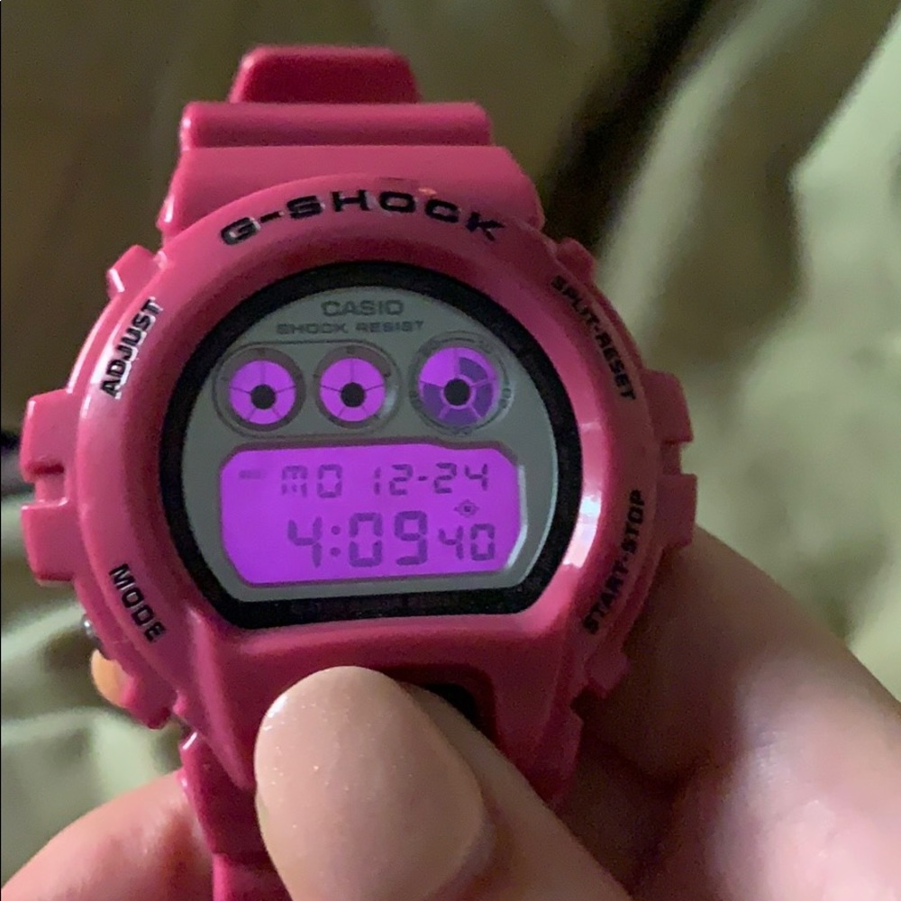 Women’s pink GShock